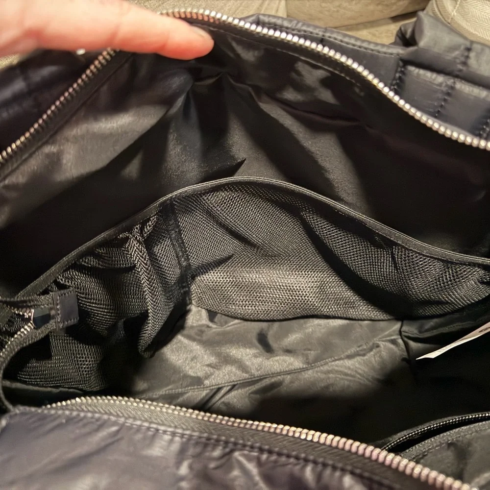 lululemon athletica Quilted Grid Tote in black - Picture 4 of 8